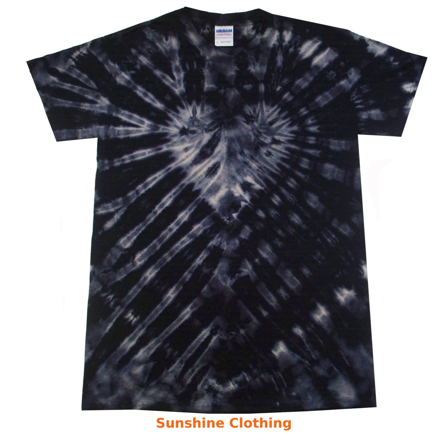 Dark Heart Batik-T-Shirt, Handgefärbt in Großbritannien Dark Heart Batik-T-Shirt, Handgefärbt in Großbritannien von SUNSHINECLOTHINGuk
