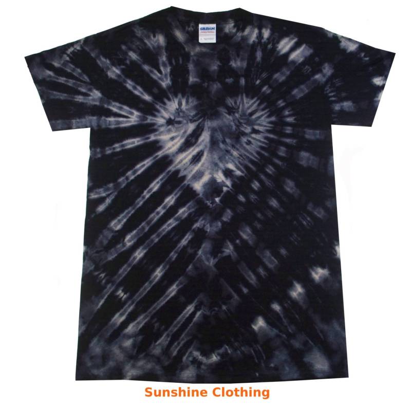 Dark Heart Batik-T-Shirt, Handgefärbt in Großbritannien Dark Heart Batik-T-Shirt, Handgefärbt in Großbritannien von SUNSHINECLOTHINGuk
