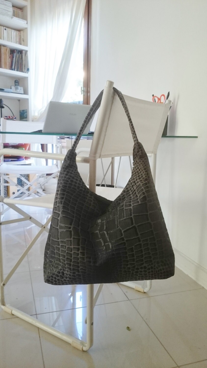 Tasche Besace, Krokodil-Hautmuster, Schwarz Grau Goldbraune Reflexe, Stoff Schicke Und Lässige Naht, Große Trendige Handtasche von SUNSUELLE