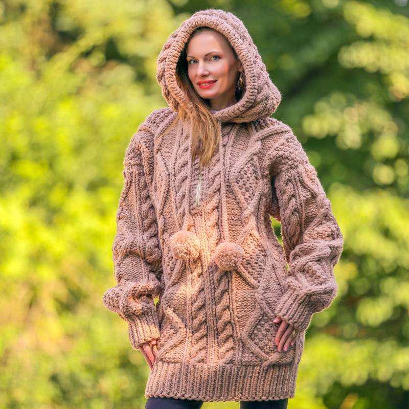 Beige Hoodie Pullover Designer Dicker Zopfpullover Wolle Kapuzenpullover Von Supertanya von SUPERTANYA