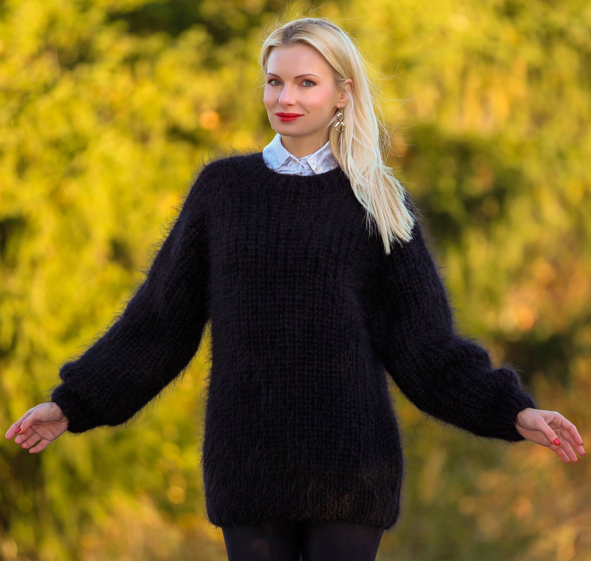 Black Sweater von SUPERTANYA