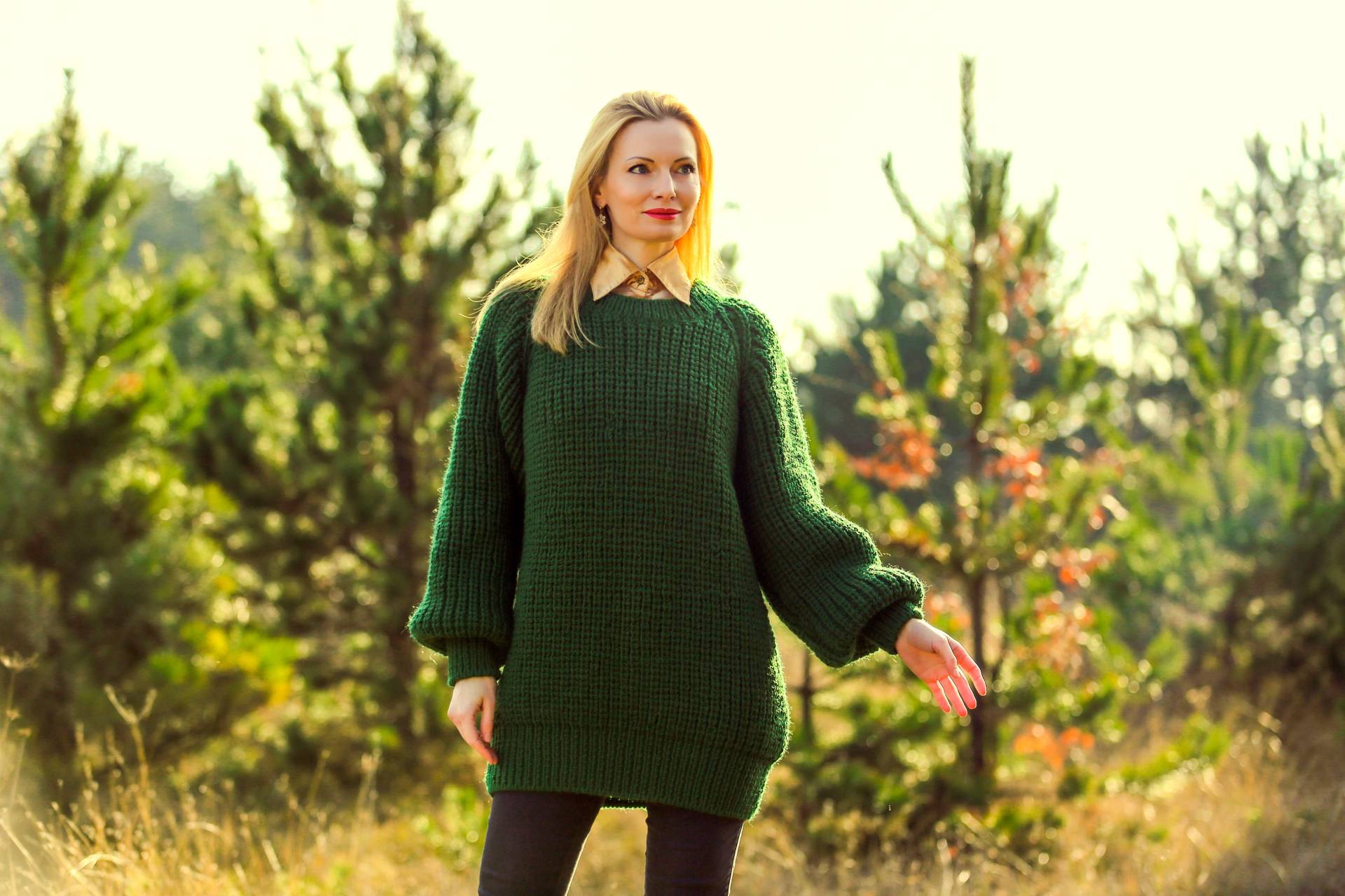 Green Wool Sweater von SUPERTANYA