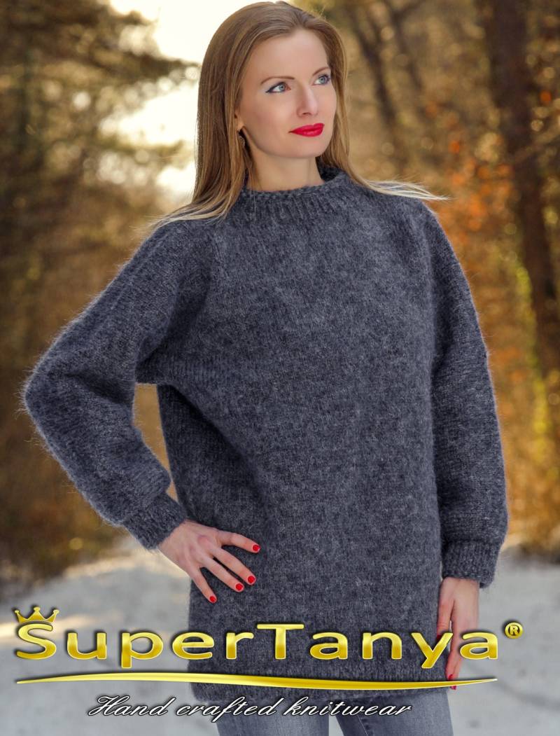 Handgemachte Dunkelgraue Mohair Pullover Von Supertanya von SUPERTANYA
