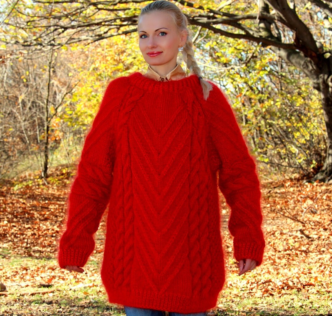 Kabelstrickpullover Handgestrickter Dicker Mohairpullover Fuzzy-Pullover Von Supertanya Kabelstrickpullover Handgestrickter Dicker Mohairpullover Fuzzy-Pullover Von Supertanya von SUPERTANYA