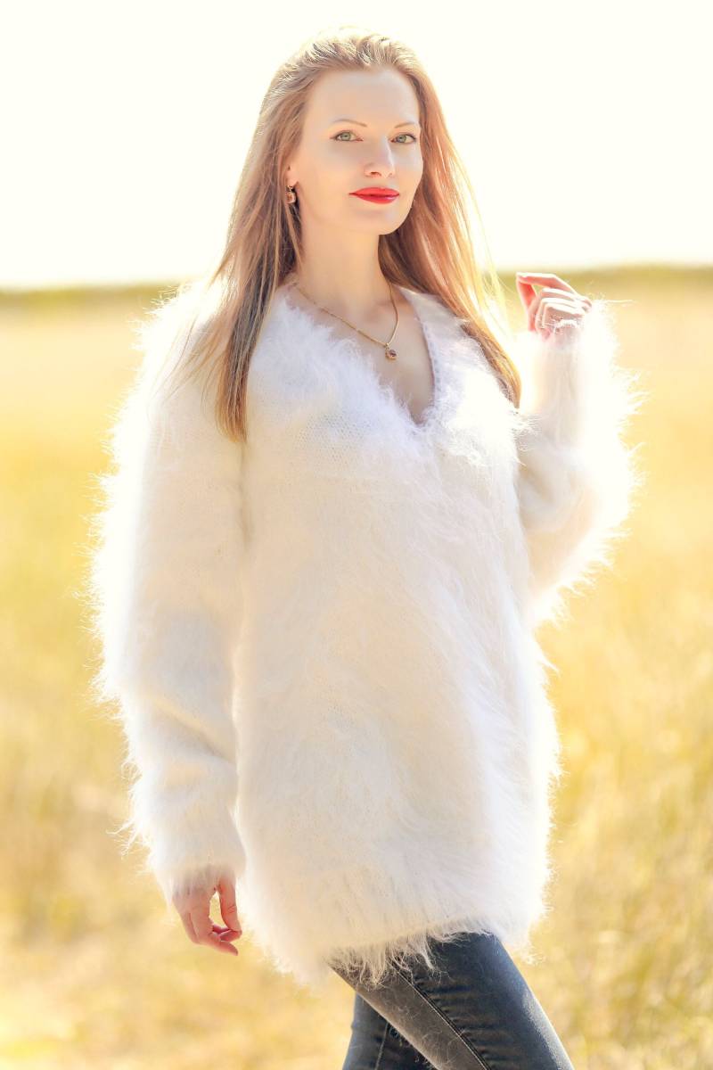 Mohairpullover Mit V-Ausschnitt, Handgestrickter Dicker Pullover Von Supertanya von SUPERTANYA