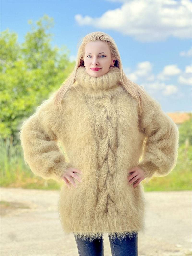 Supertanya Beige Kamel Mohair Pullover Dicker Zopfpullover Versandfertig - Größe L-xl von SUPERTANYA