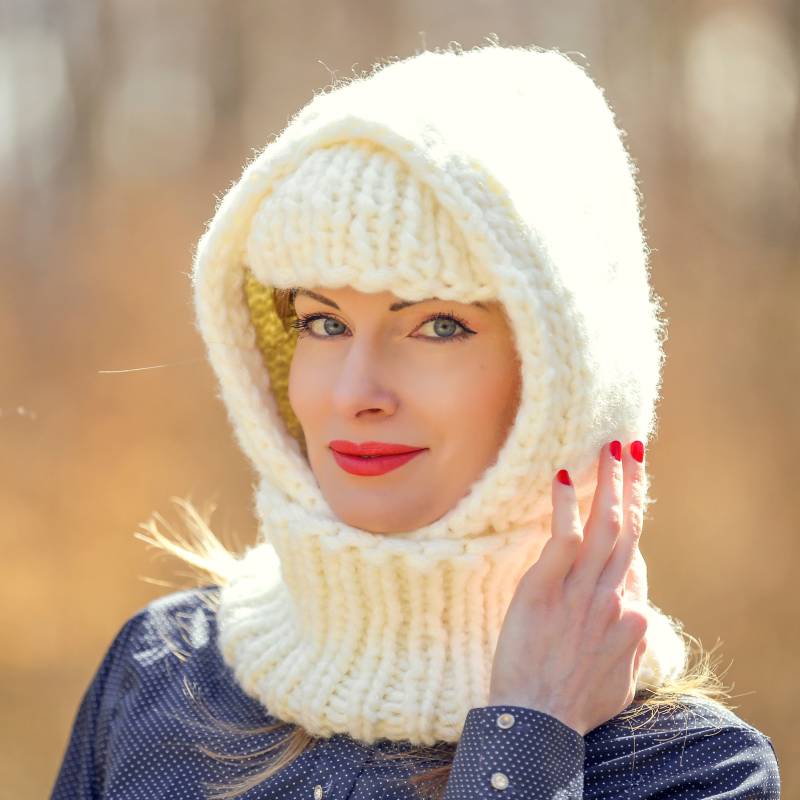 Supertanya Elfenbeinfarbene Dicke Mütze, Handgemachte Sturmhaube Aus Wolle, Versandbereit von SUPERTANYA