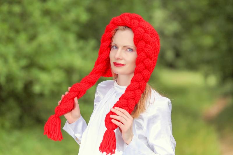 Supertanya Rote Mütze Zopfmustermütze Mit Zöpfen Rotkäppchenmütze Halloweenmütze Versandbereit von SUPERTANYA