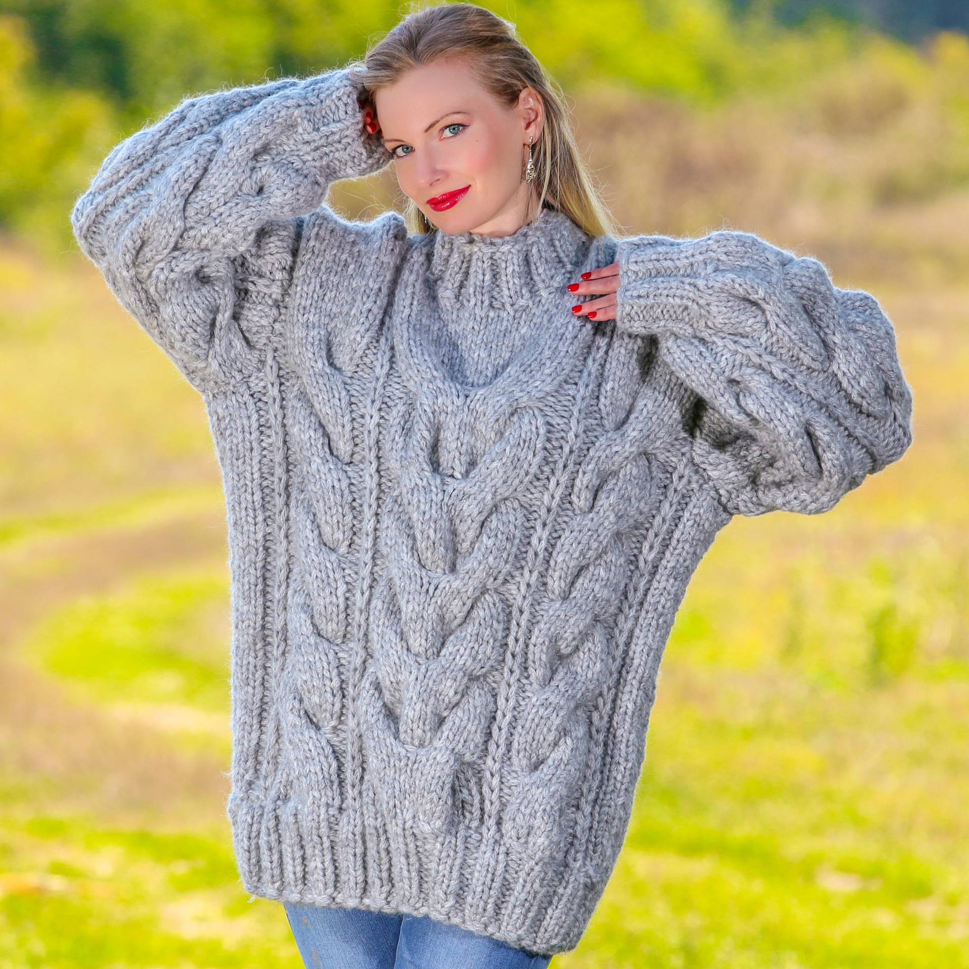 White Wool Sweater von SUPERTANYA