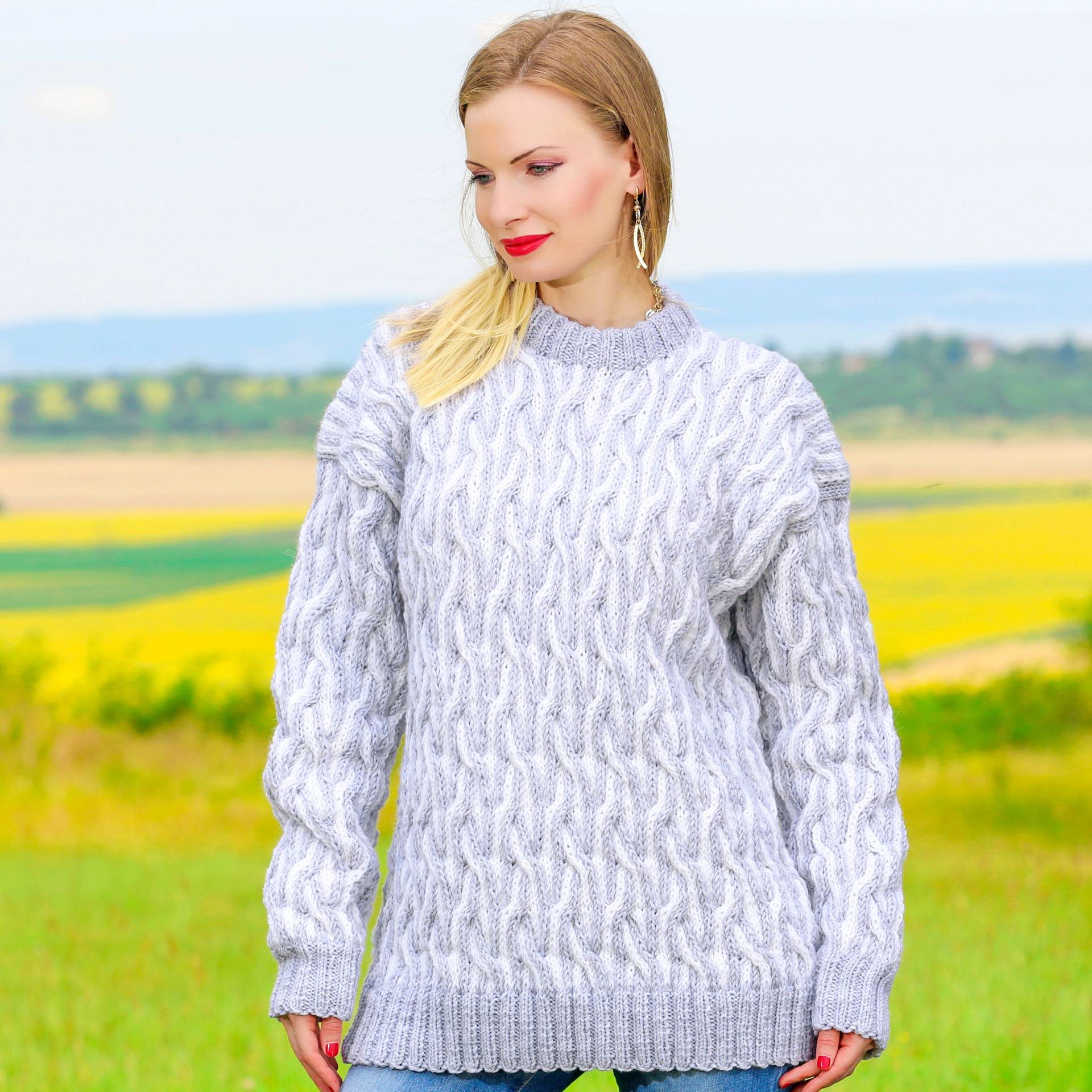 White Wool Sweater von SUPERTANYA