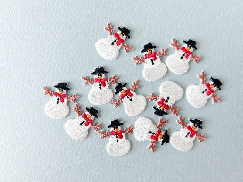 Set Von Mini Schneemann Aufnäher, Kleine Winter Applikationen, Süße Und Stickerei, Gestickter Aufnäher Set Von Mini Schneemann Aufnäher, Kleine Winter Applikationen, Süße Und Stickerei, Gestickter Aufnäher von SUPPLY129