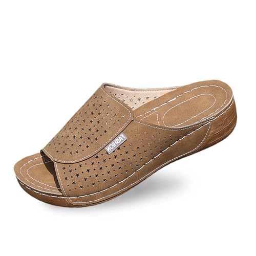 SUPTTING Damen Pantoletten mit Sternenmuster Plateau Sandalen Hausschuhe Peep Toe Freizeitschuhe Schlappen Keilabsatz Weiche Einlegesohle Rutschfest Braun Schwarz Strandschuhe Sommerschuhe von SUPTTING