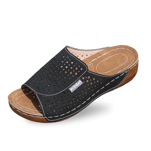 SUPTTING Damen Pantoletten mit Sternenmuster Plateau Sandalen Hausschuhe Peep Toe Freizeitschuhe Schlappen Keilabsatz Weiche Einlegesohle Rutschfest Braun Schwarz Strandschuhe Sommerschuhe von SUPTTING