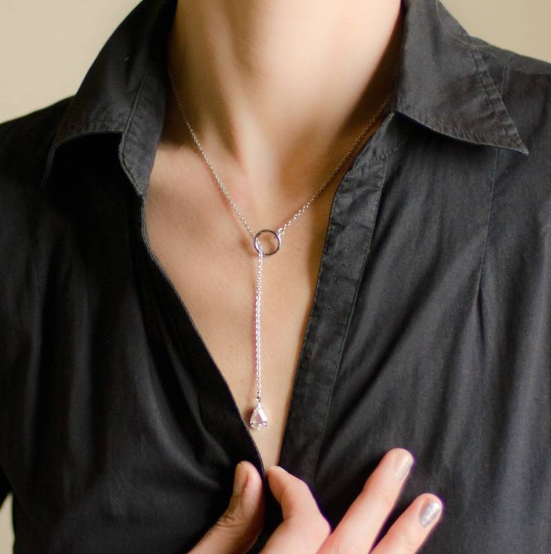 Gerard Yosca Winzige Teardrop Kristall-Halskette Vintage-Anhänger Im Farbton Silber von SURstudio