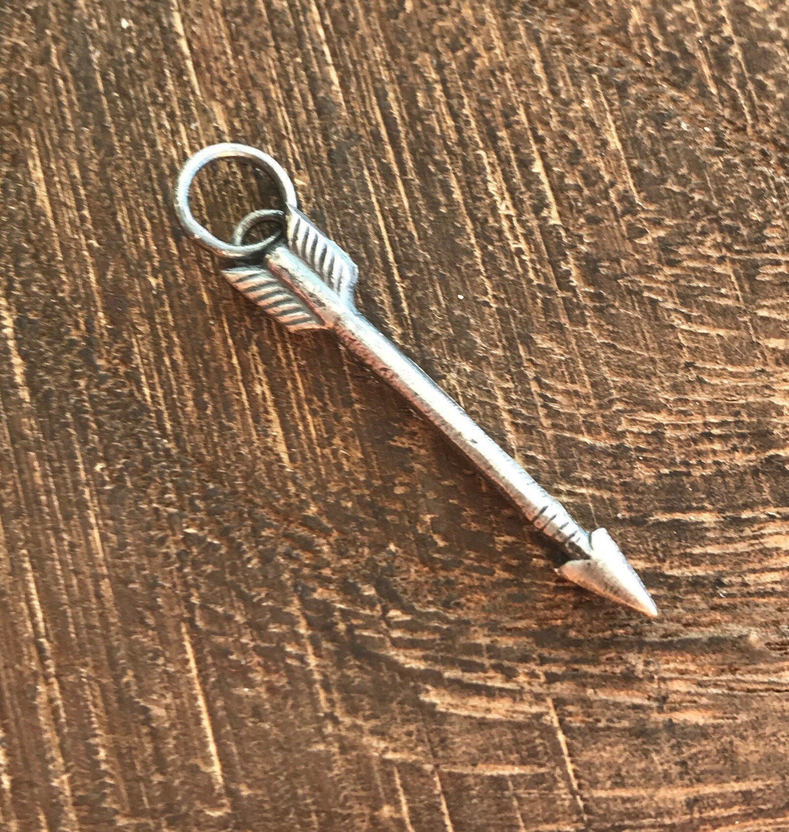 Pfeil Anhänger. Antiker Wachs Brief Siegelschmuck. Krieger-Anhänger. Handgemachter von SWALKDESIGNS