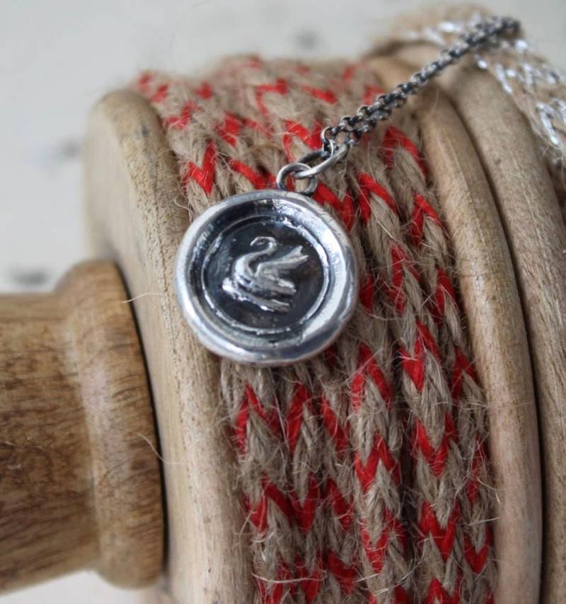 Schwan Anhänger, Sterling Silber Wachs Buchstaben Siegelabdruck, Dichter, Musiker, Symbol Der Gnade von SWALKDESIGNS