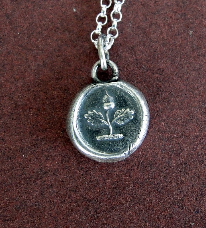 Unabhängigkeit, Eichel Anhänger. Antikes Wachs Buchstaben Siegelabdruck, Sterling Silber Unabhängigkeit, Eichel Anhänger. Antikes Wachs Buchstaben Siegelabdruck, Sterling Silber von SWALKDESIGNS