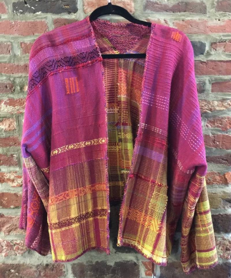 "Handgewebte Improvisations-Freestyle-Jacke - "Lodernder Sonnenuntergang" "Handgewebte Improvisations-Freestyle-Jacke - "Lodernder Sonnenuntergang" von SWHFiberWorks