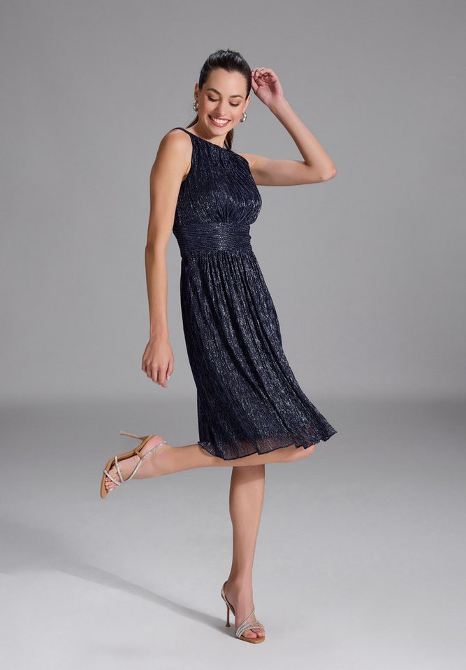 SWING Cocktailkleid - Plissiertes Metallickleid mit Taillenpasse Taillierter Schnitt mit ausgestelltem Rockteil von SWING