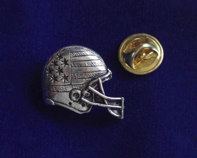 American Football Helm Zinn Anstecknadel Abzeichen Mit Geschenk-Beutel von SWORLDesigns