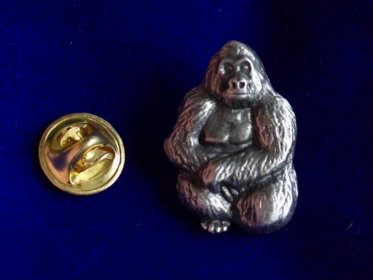 Gorilla Pewter Pin Anstecker Mit Geschenkbeutel von SWORLDesigns