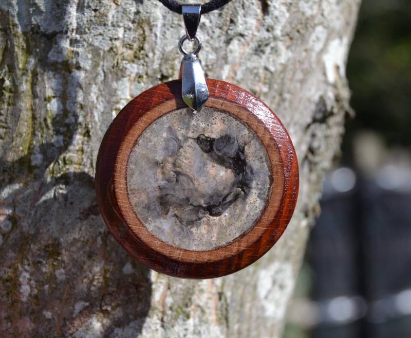 Einzigartiger Holz-Harz-Anhänger-Schmuck, Perfektes Handgemachtes Geschenk Einzigartiger Holz-Harz-Anhänger-Schmuck, Perfektes Handgemachtes Geschenk von SWWoodcraft