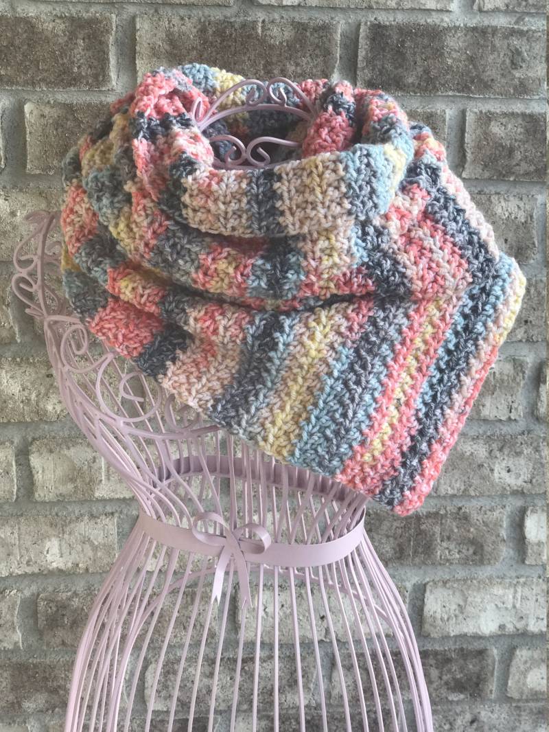 Damen Teenager Gehäkelte Extra Breite Schal Die Cannucci Breit von SWadesHandmades