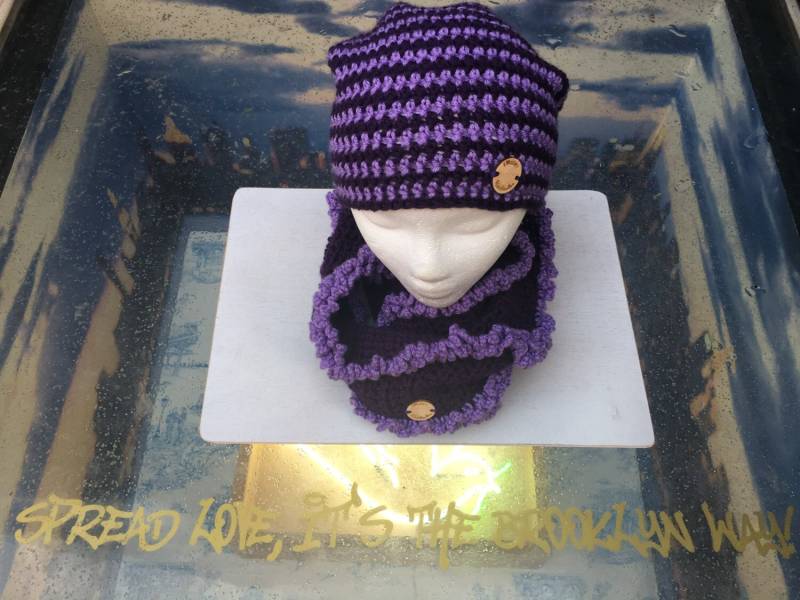 Gehäkelter Tuch Für Kleinkinder "Double Rüfle Gestreifte Slouchy Beanie Und Cowl Set" von SWadesHandmades