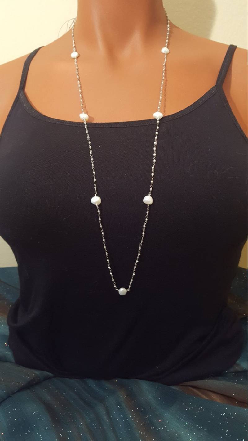 Halskette Mit Weißen Samen Perlen Amd Weiße Süßwasserperlen Halskette Mit Weißen Samen Perlen Amd Weiße Süßwasserperlen von SWearJewelry
