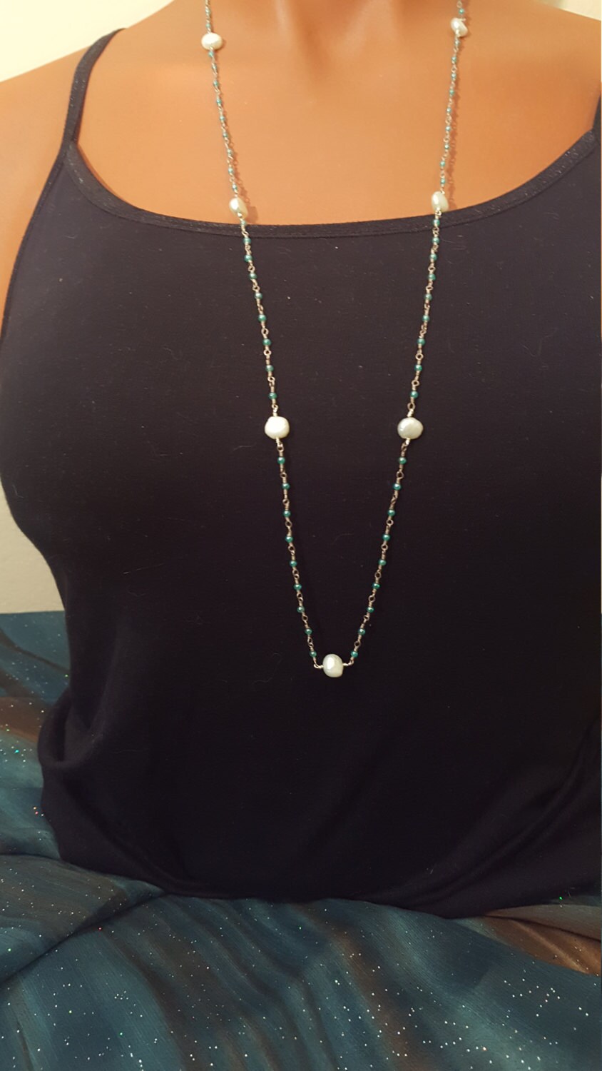 Smaragd Grren Kristall Perlen Und Sterlingsilber Wirewrap Kette Mit Perle Lindgrün Smaragd Grren Kristall Perlen Und Sterlingsilber Wirewrap Kette Mit Perle Lindgrün von SWearJewelry