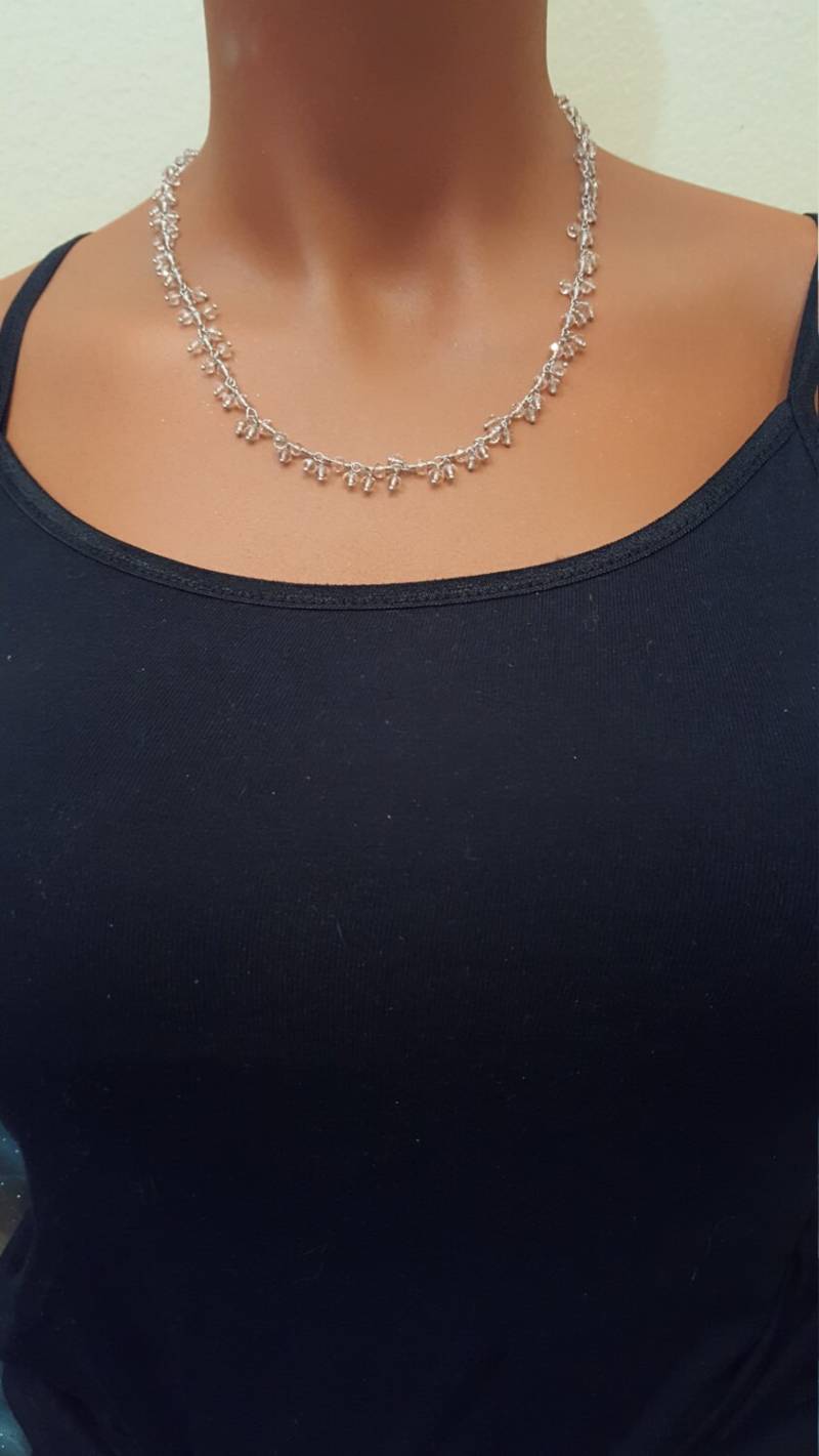 sterling Silber Draht Wickeln Halskette Mit Baby Rosa Baumelnden Kristallperlen sterling Silber Draht Wickeln Halskette Mit Baby Rosa Baumelnden Kristallperlen von SWearJewelry
