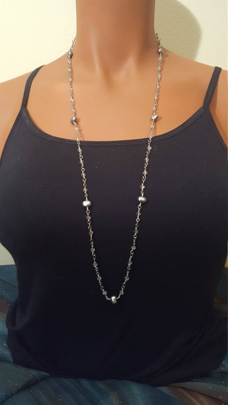 sterling Silber Draht Wickeln Kette Mit Rosa Kristallen Und Perlen Rosa/Grau sterling Silber Draht Wickeln Kette Mit Rosa Kristallen Und Perlen Rosa/Grau von SWearJewelry