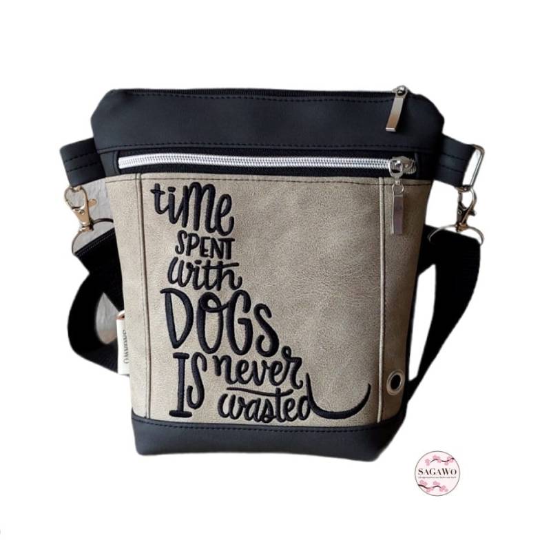 Gassitasche/Schultertasche Mit Hund Aus Kunstleder in Schwarz Und Beige, Robustem Kunstleder, Abwischbar von SaGaWoHandmade