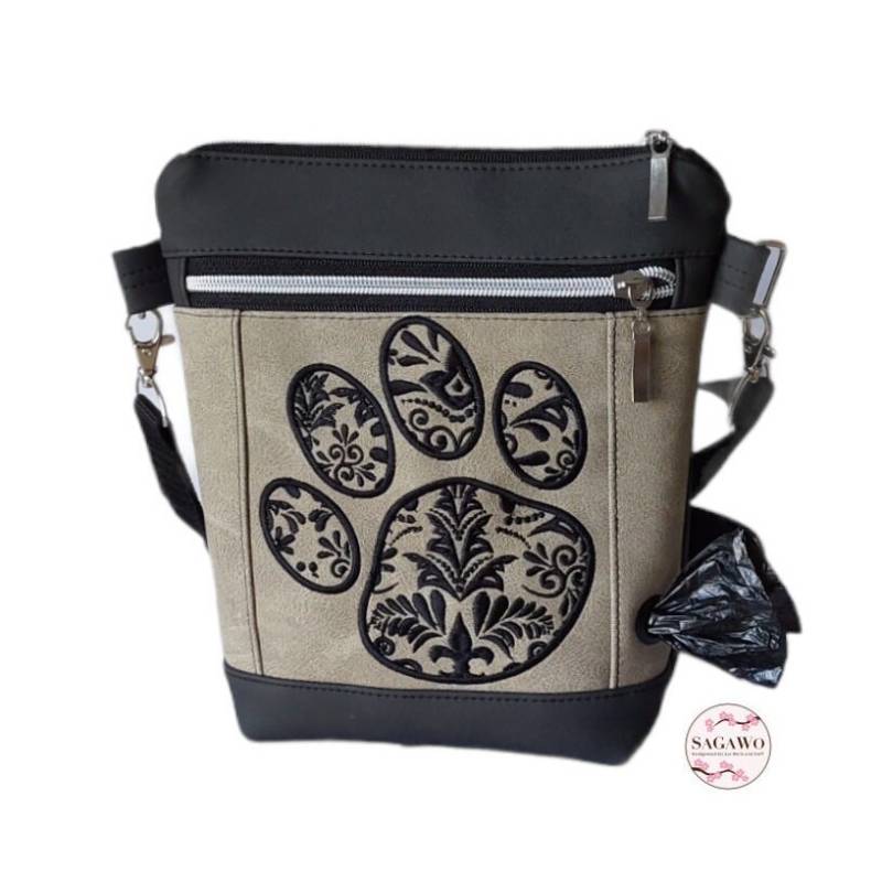Gassitasche/Schultertasche Mit Hundepfote Bestickt, Aus Robustem Kunstleder, Öse Für Kotbeutel, Komplett Abwischbar Innen Und Außen von SaGaWoHandmade