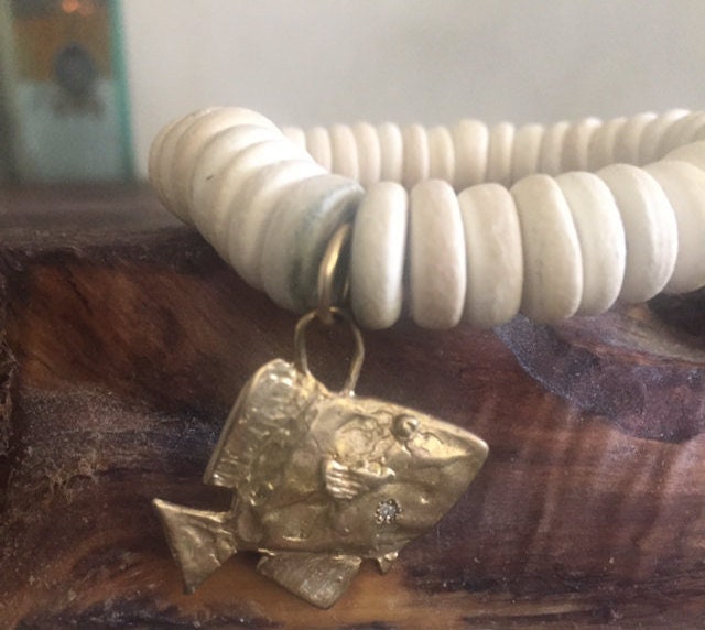 Fishy Fisch Diamant Knochen Perlen Stretch-Armband Fishy Fisch Diamant Knochen Perlen Stretch-Armband von SaadiesKnots