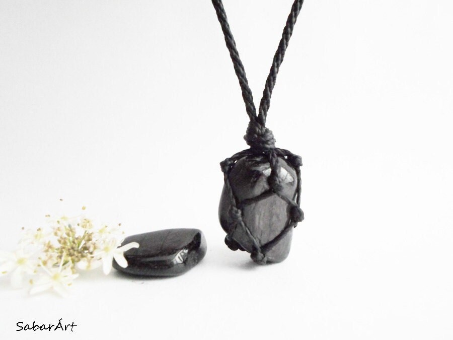 Hypersthen Herren Anhänger Halskette Makramee Chakra Schmuck Hypersthen Herren Anhänger Halskette Makramee Chakra Schmuck von Sabarart