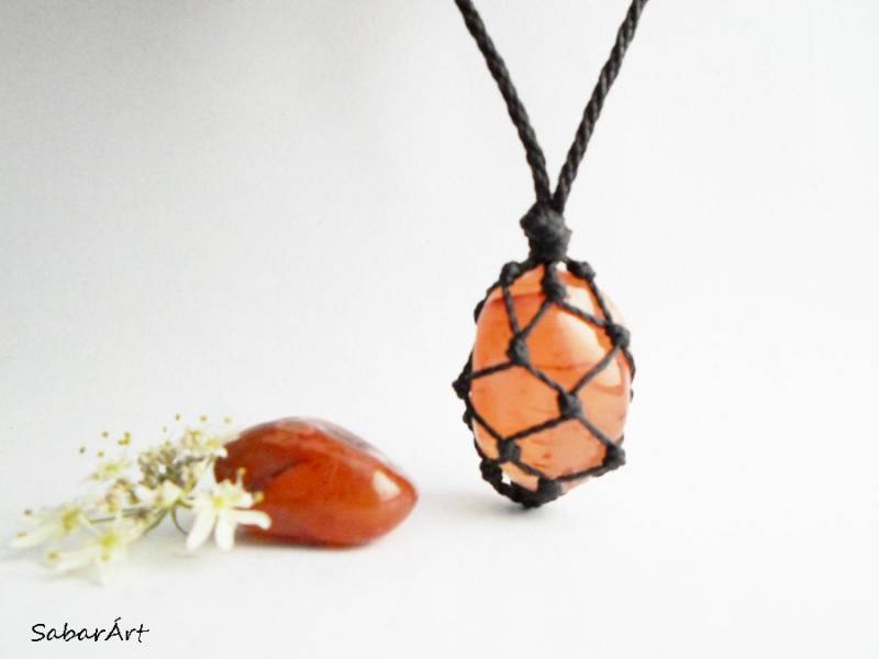 Karneol Achat Kette Makramee Herz Chakra Kristall, August Geburtsstein von Sabarart