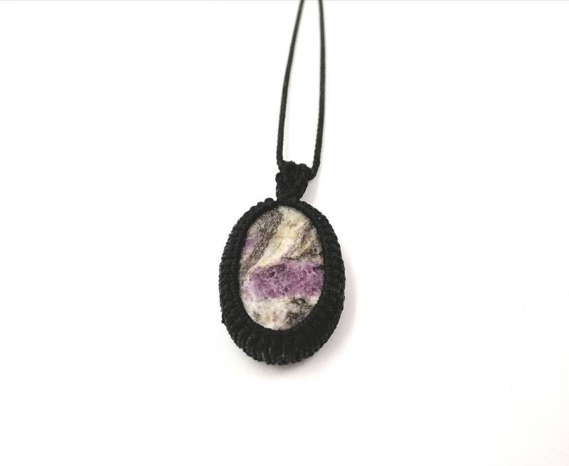 Lepidolith Anhänger Halskette Mikro Makramee Beruhigungsstein Schmuck Lepidolith Anhänger Halskette Mikro Makramee Beruhigungsstein Schmuck von Sabarart