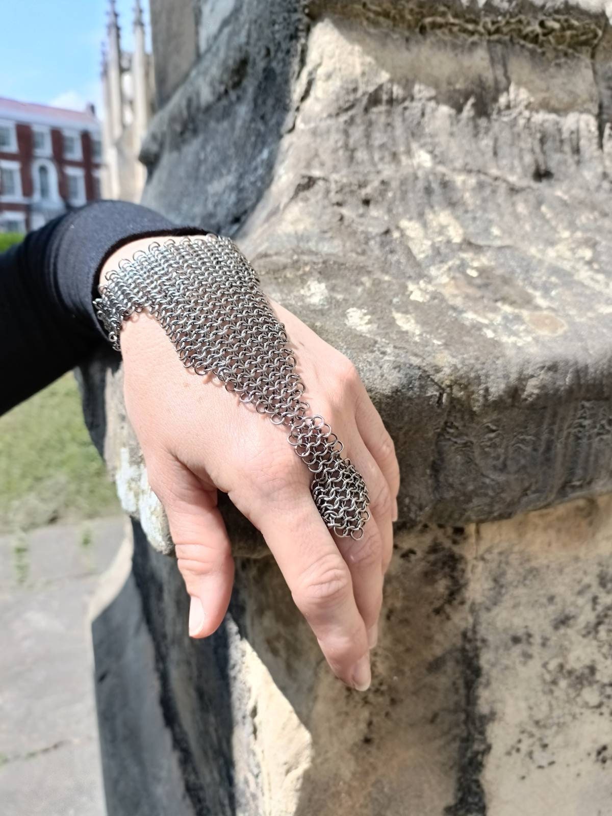 Mittelalterliche Handkette Chainmaille Armreif von Sabarart