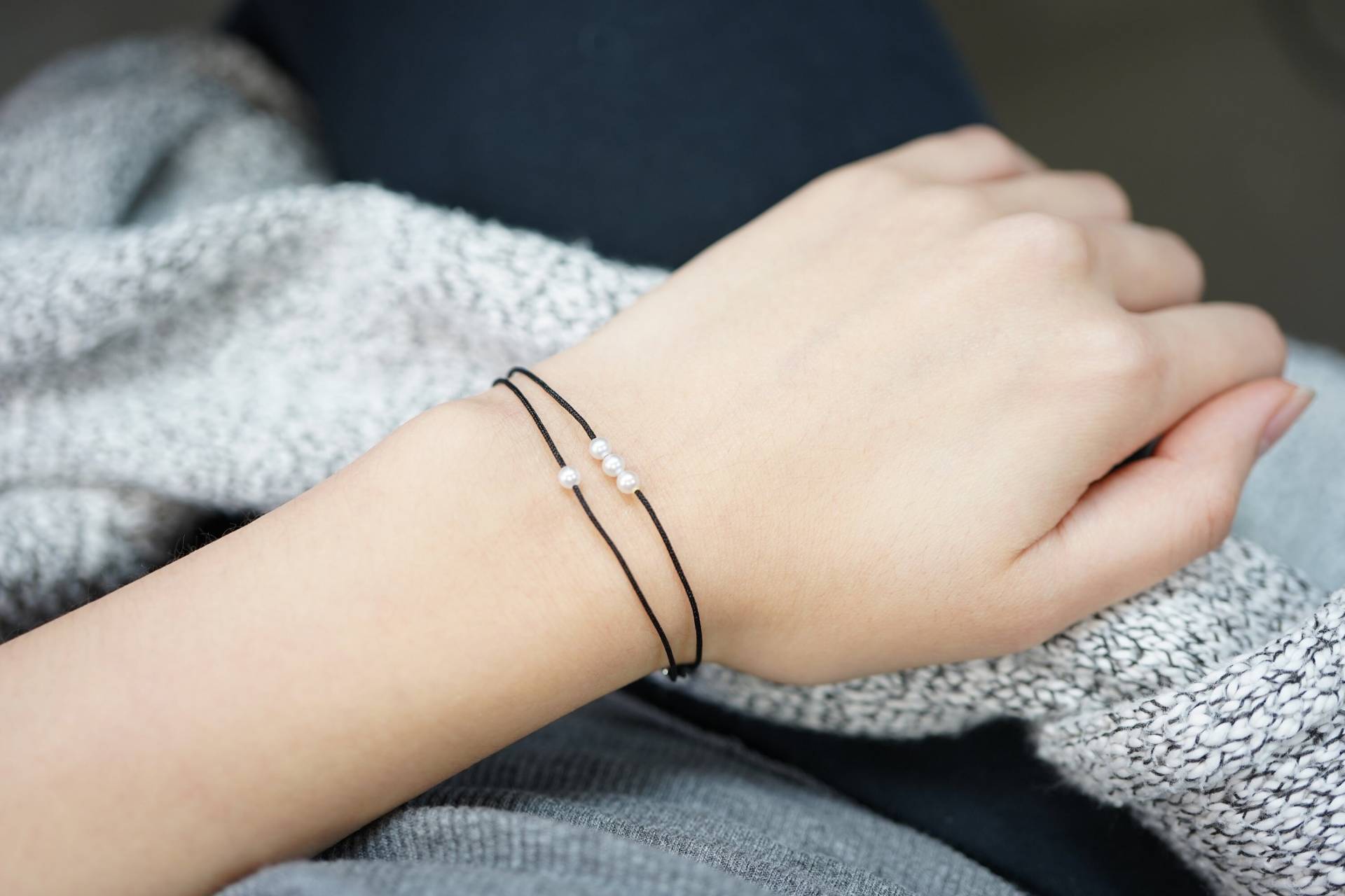 Verstellbares Freundschaftsarmband | Wunsch Armband Perle Gefüllt Süsswasserperlen Verstellbares Freundschaftsarmband | Wunsch Armband Perle Gefüllt Süsswasserperlen von SabinaWongSW