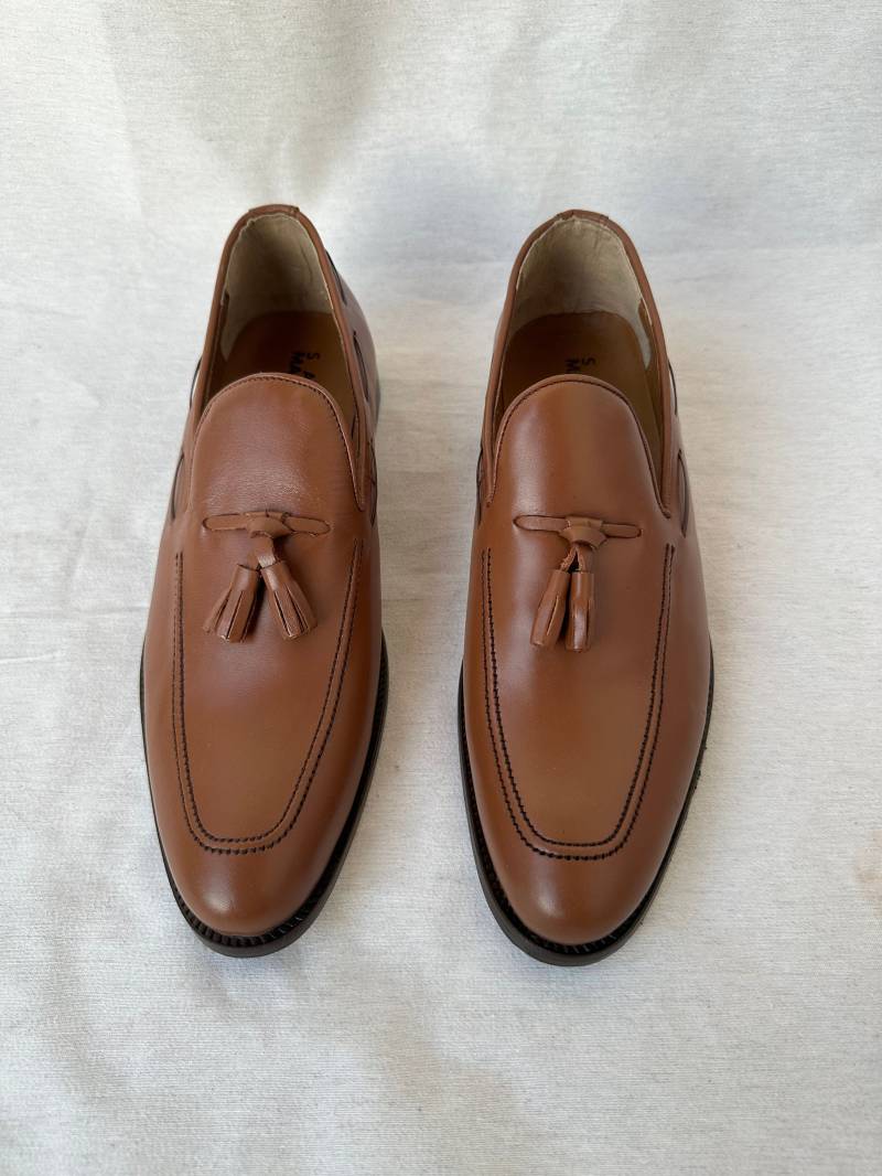 Handgefertigte Braune Leder Oxfords Herren Brogue Anzugschuhe von Sabirkechcuir