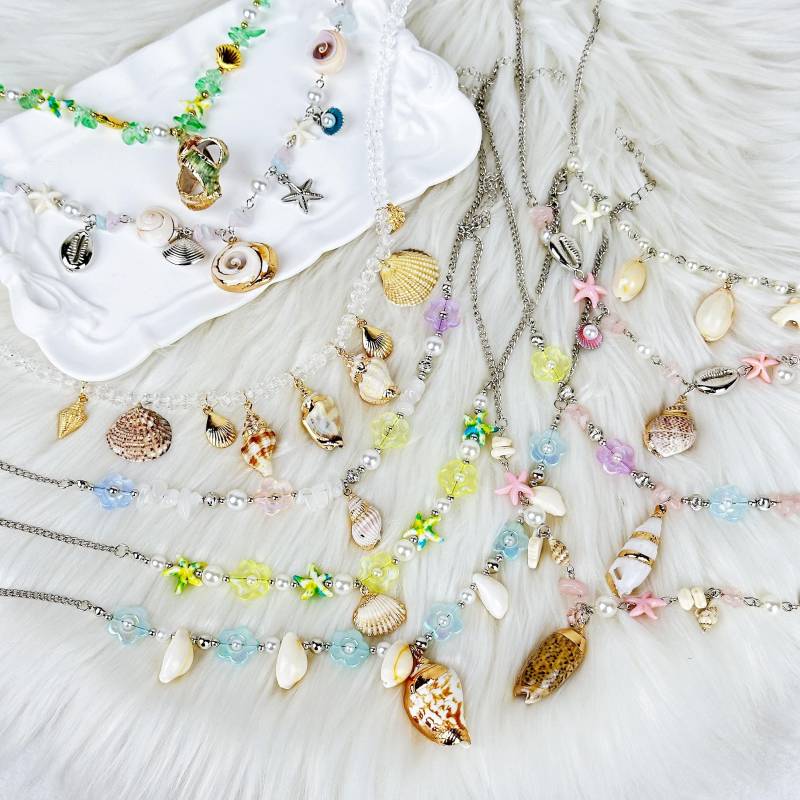 Beach Seashell Necklace/ Bead Necklaces/ Natural Shell Gold Chain Ocean Adjustable Necklace von SabriKsa