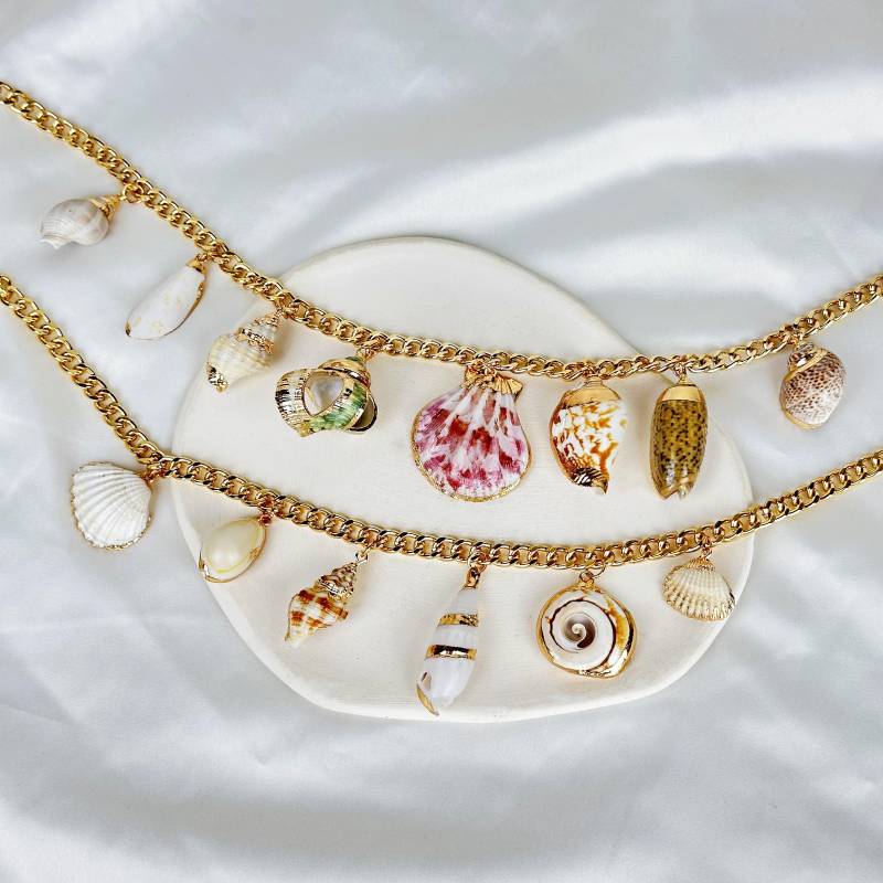 Build Your Own Custom Seashell Necklace/ Pick Natural Charms/ Gold Pendant Ocean Necklaces von SabriKsa