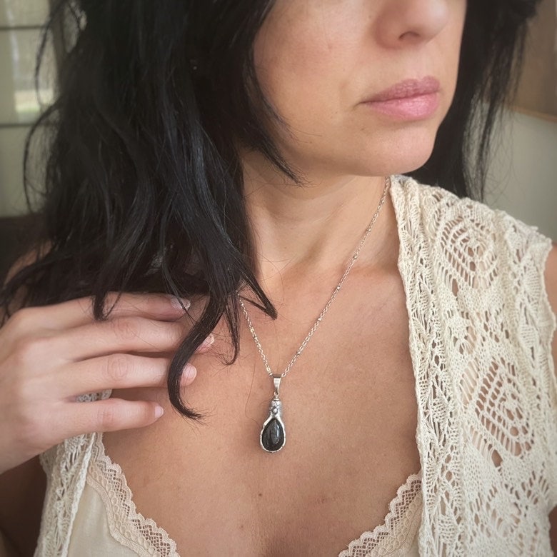 Schwarze Obsidian Träne Urne Halskette Einäscherung Andenken Anhänger Für Asche Schwarze Obsidian Träne Urne Halskette Einäscherung Andenken Anhänger Für Asche von SacredSpiritRelics