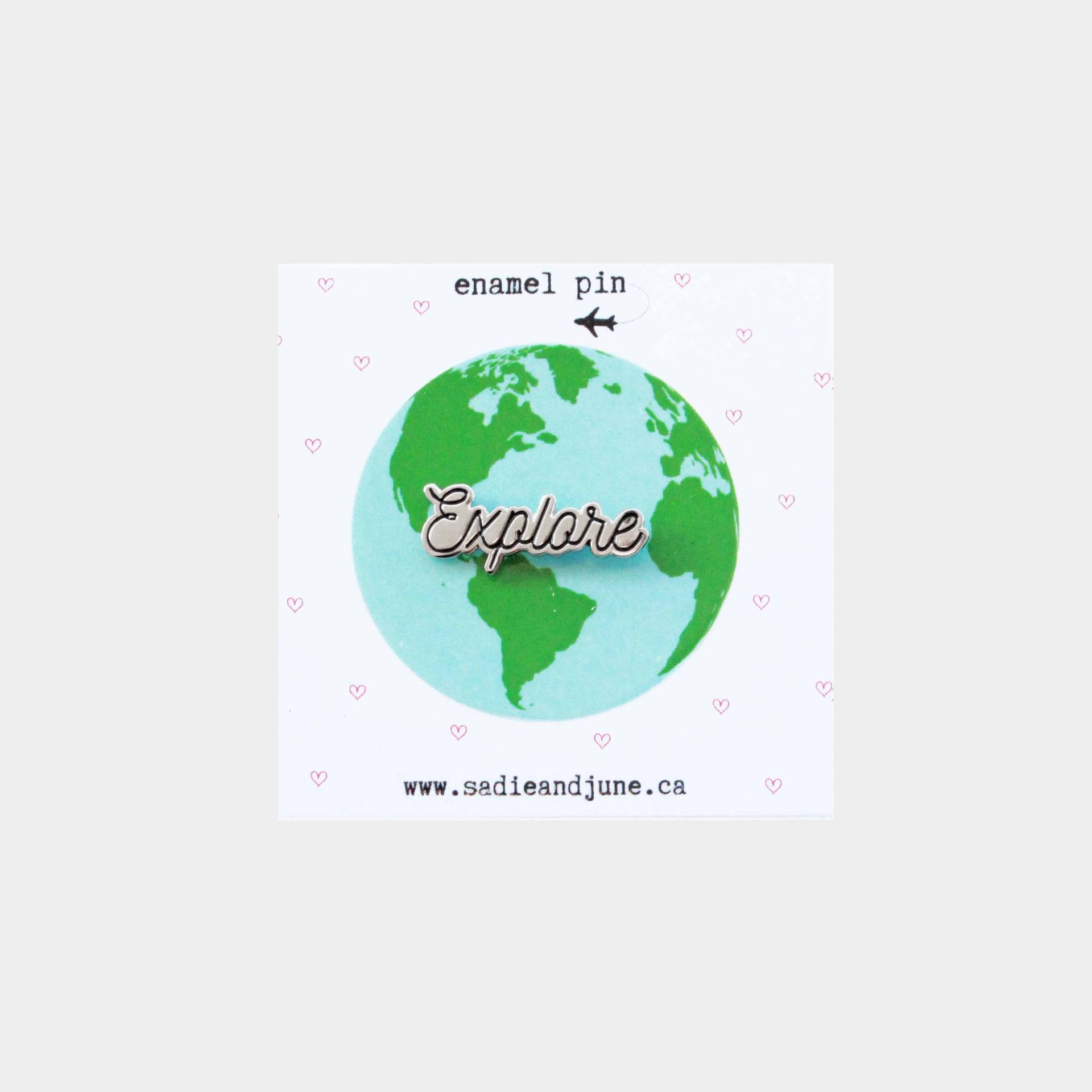 Entdecke Emaille Pin Reisegeschenk, Jeansjacke Pin Entdecke Emaille Pin Reisegeschenk, Jeansjacke Pin von SadieandJunebug
