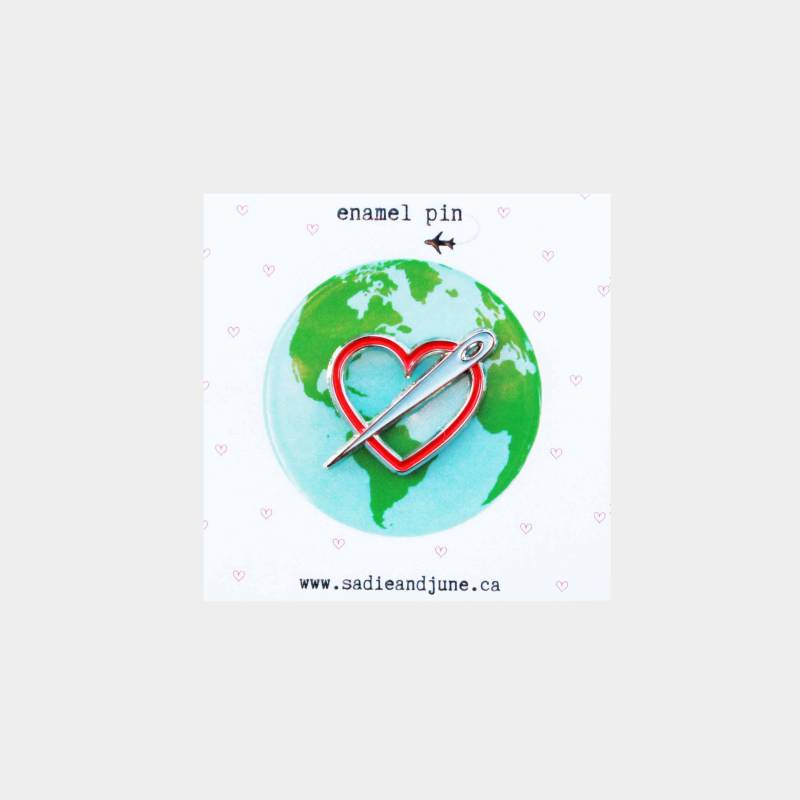Genähter Herz Emaille Pin Geschenk Für Stickerin von SadieandJunebug