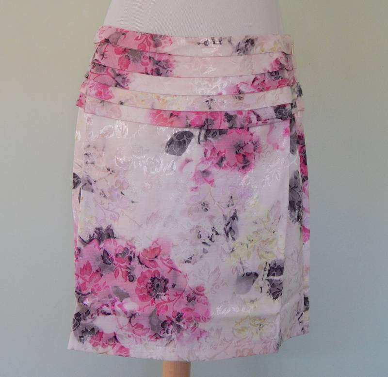 Blümchen Rock Gr 38 Blümchen Rock Gr 38 von Sadies2nds