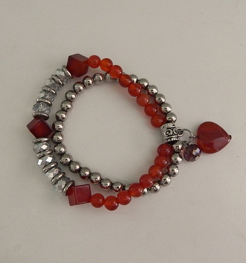 Rotes Perlenarmband Rotes Perlenarmband von Sadies2nds