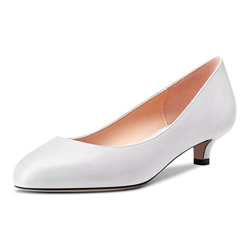 Saekcted Damen Niedrige Kitten Absatz Heel Runde Zehenkappe Slip-on Pumps Hochzeit Cute 3.5 cm Heels Weiß 42 EU von Saekcted