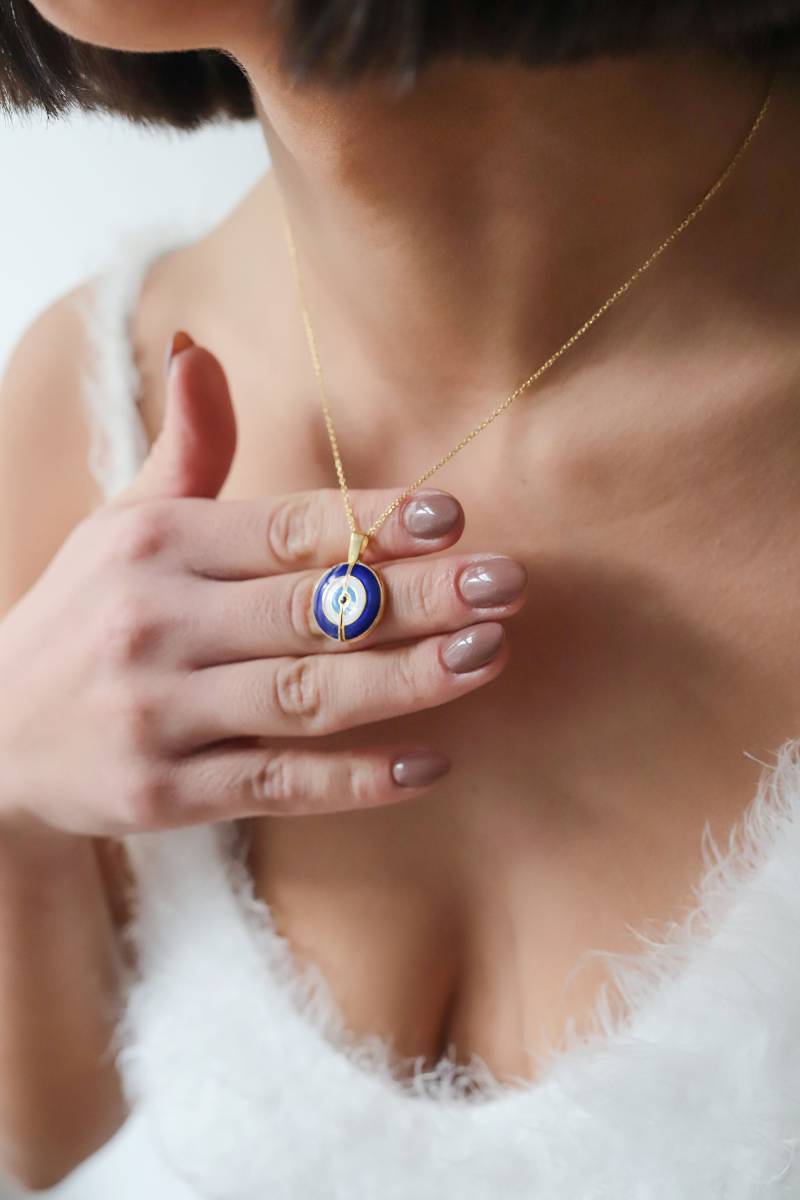Evil Eye Halskette, Geheime Nachricht Medaillon Gravierte Geschenk Zum Valentinstag von SaezCustomJewelry